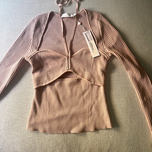 Jonathan simkhai iconic “Alexa” sweater. - Picture 4 of 5